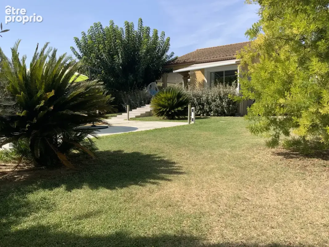 Villa avec piscine aux portes d'un village avec commerces, à 3 km d'Uzès. - photo 12