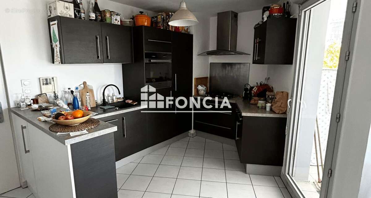 Appartement à MARSEILLE-1E