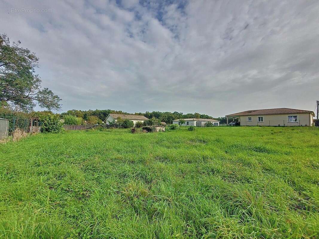 Photo 2 - Terrain à BELLEBAT