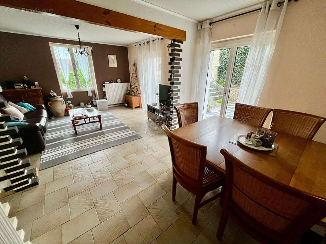 Maison Vaureal 6 pièce(s) 109.92 m2 - photo 2
