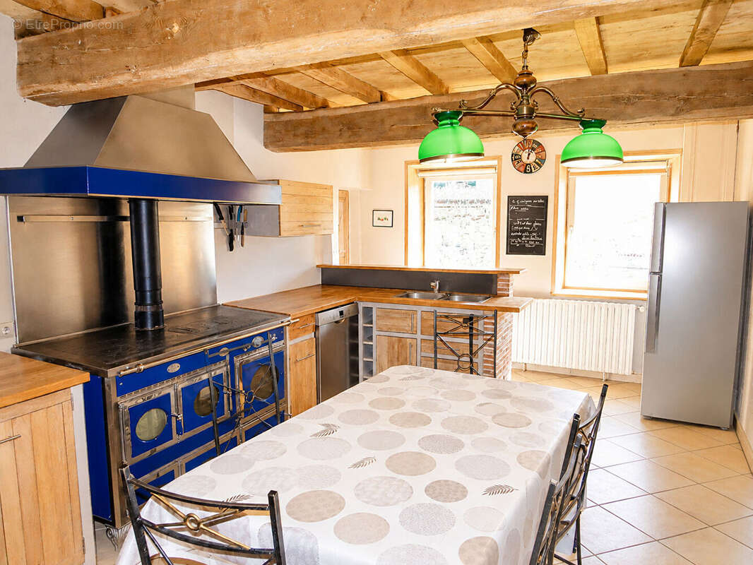 Maison à SAINT-CYR-SUR-MENTHON