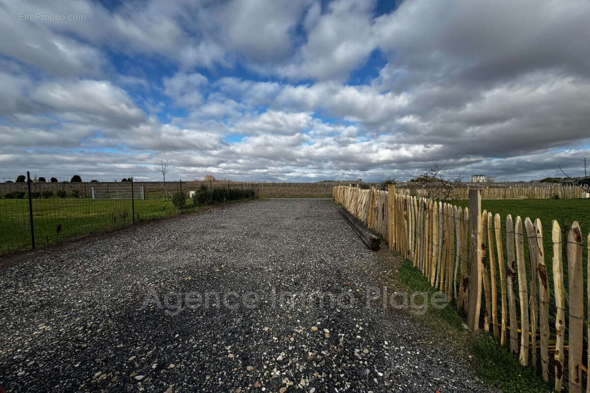 Maison à SAINT-CHRISTOLY-MEDOC