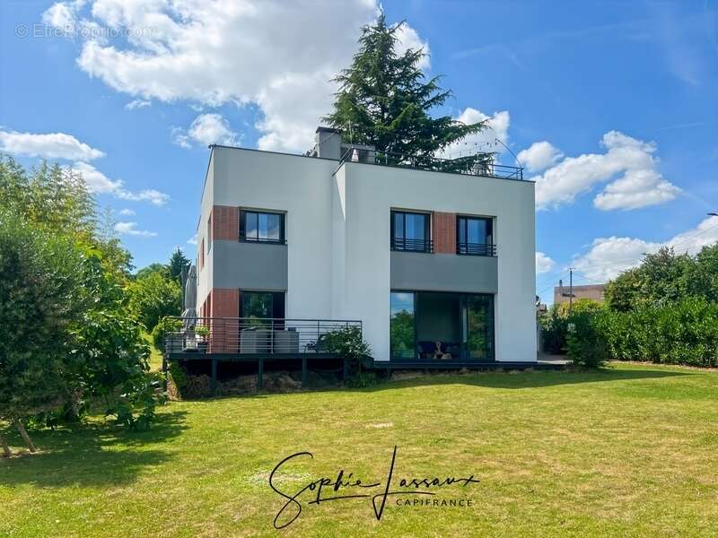 Maison à MEZY-SUR-SEINE