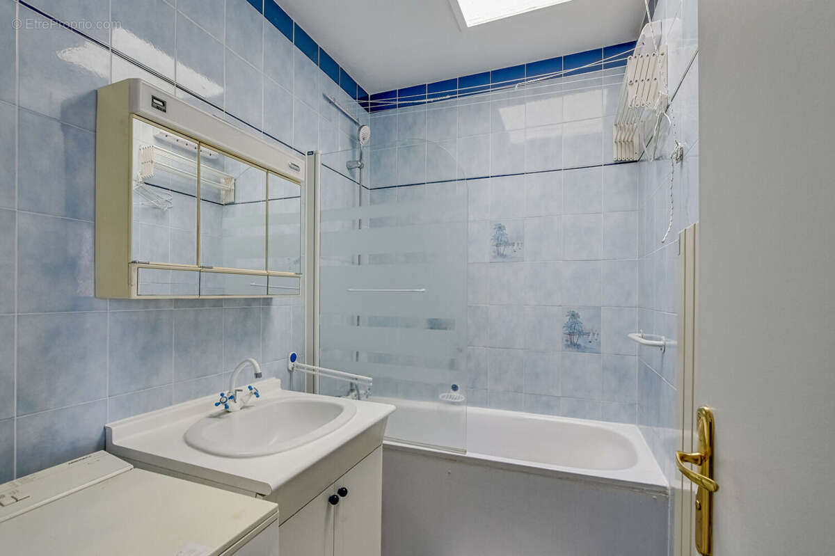 Appartement à PARIS-19E