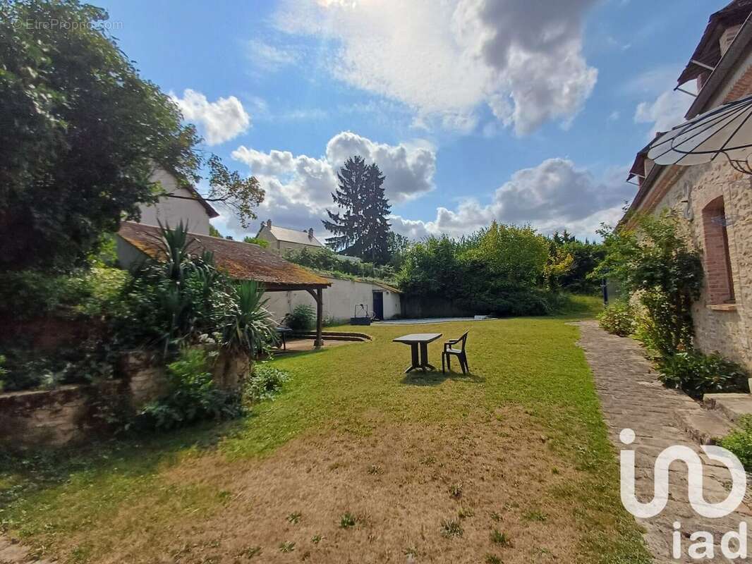 Maison 167 m² à La Brosse-Montceaux  - photo 8