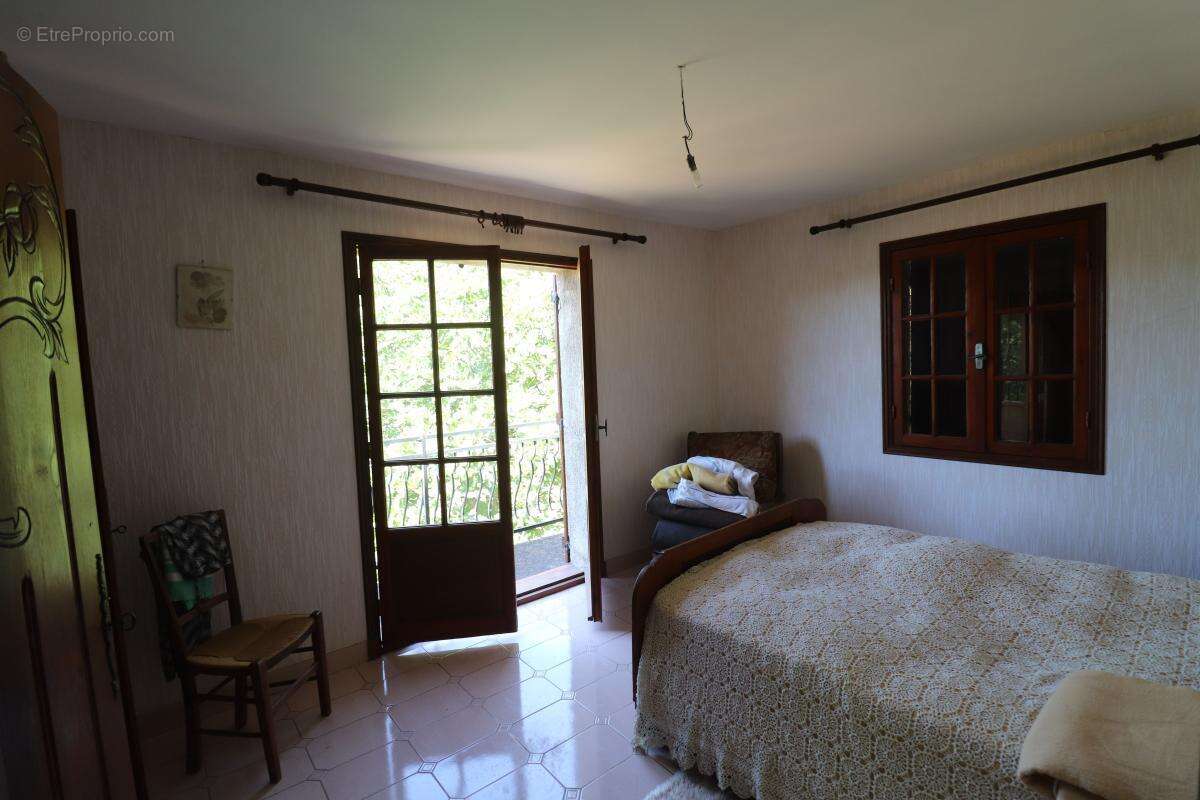 Maison à BERRE-LES-ALPES