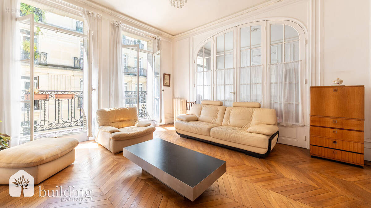 Appartement à PARIS-17E