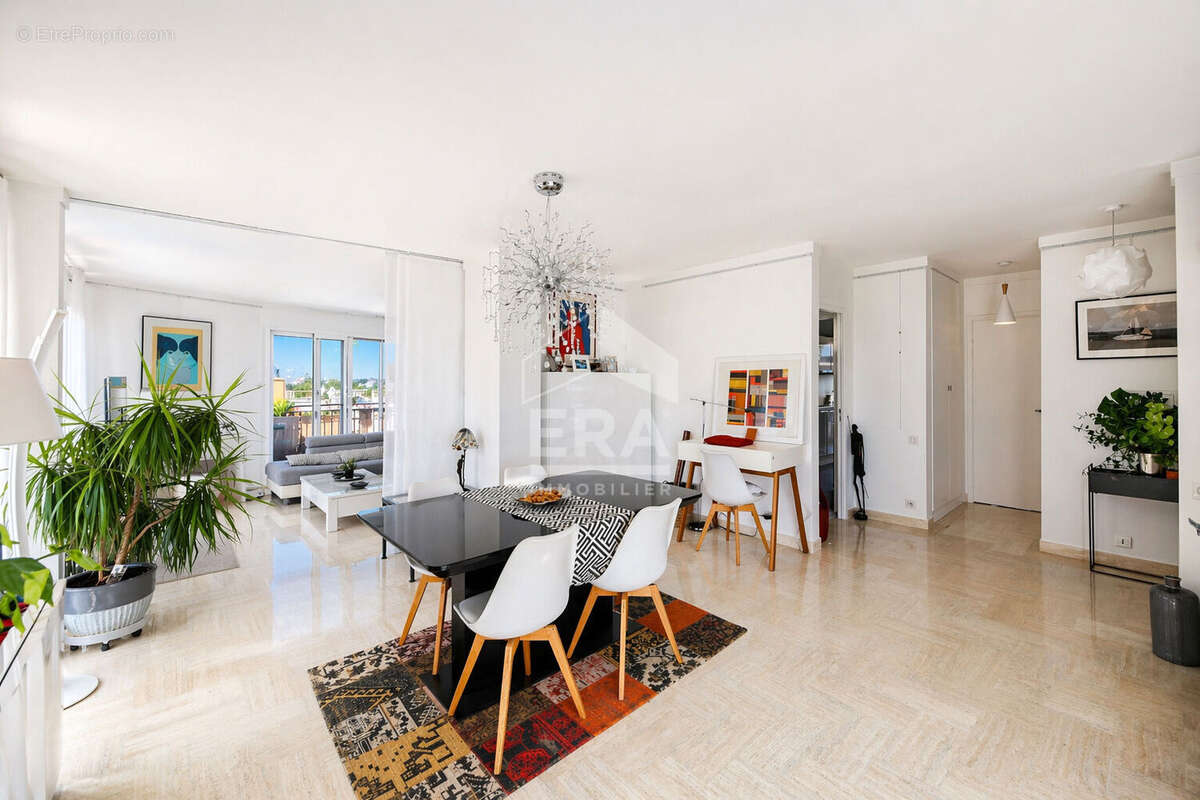 Appartement à MANDELIEU-LA-NAPOULE