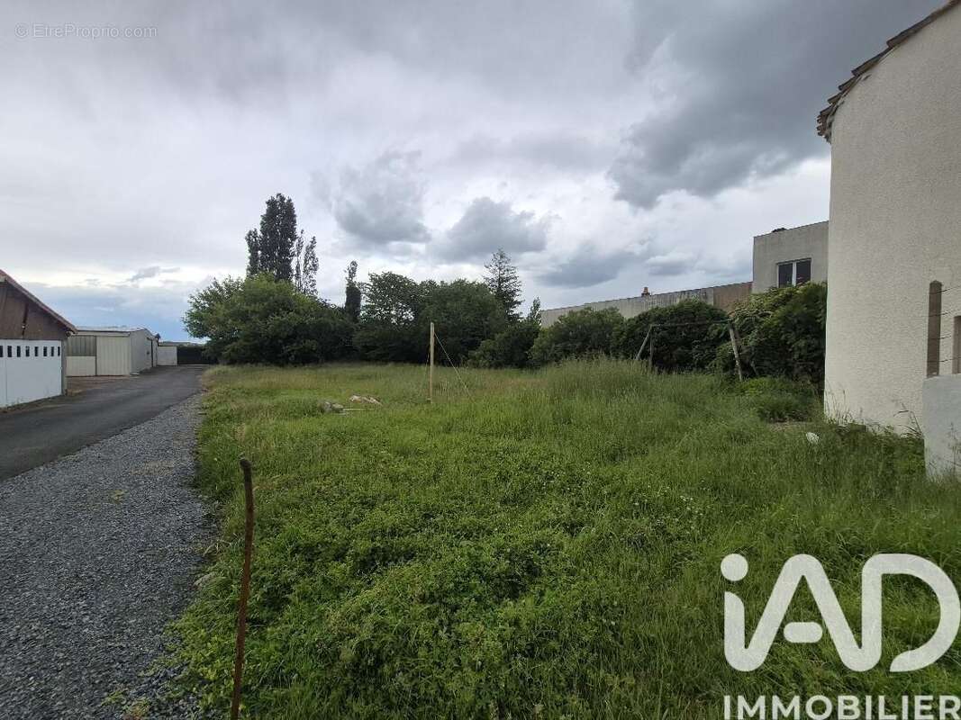 Photo 2 - Terrain à THOUARS