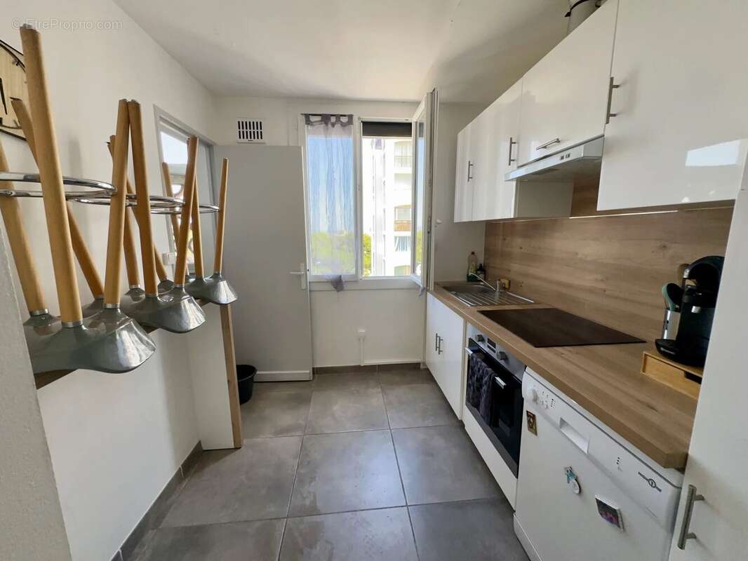 Appartement F4 rénové et meublé, 4 Ieme e dernier étage, cabe - photo 2