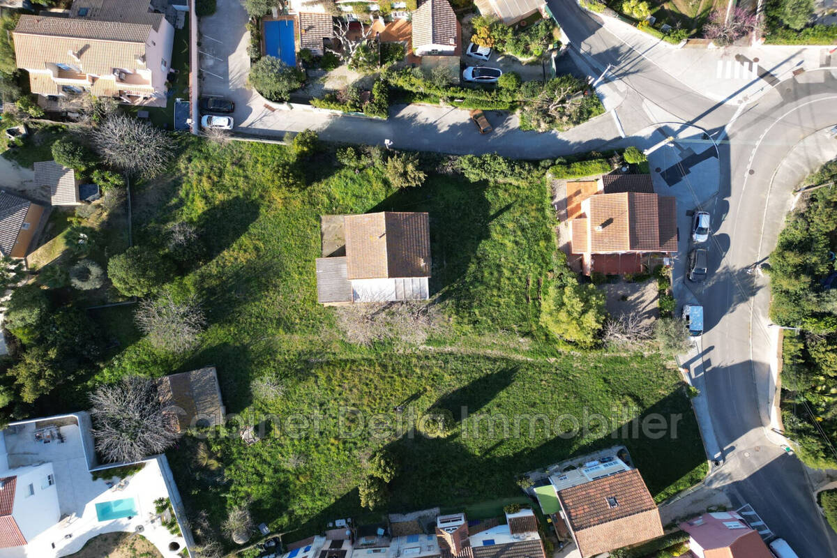 Terrain à SIX-FOURS-LES-PLAGES