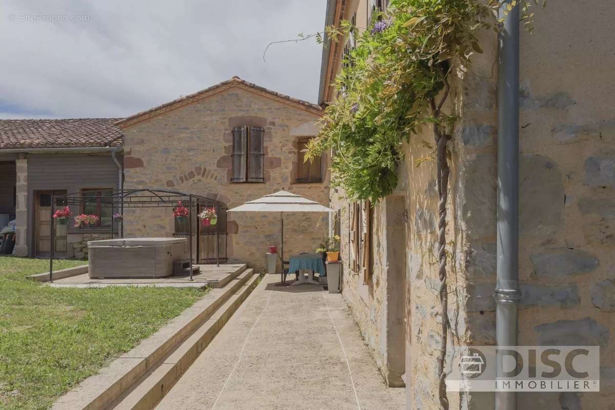 Maison à SAINT-MICHEL-DE-VAX