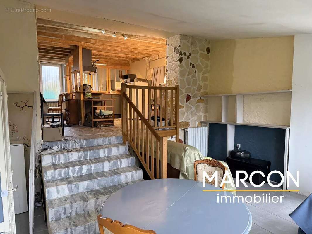 Maison à MOUTIER-MALCARD