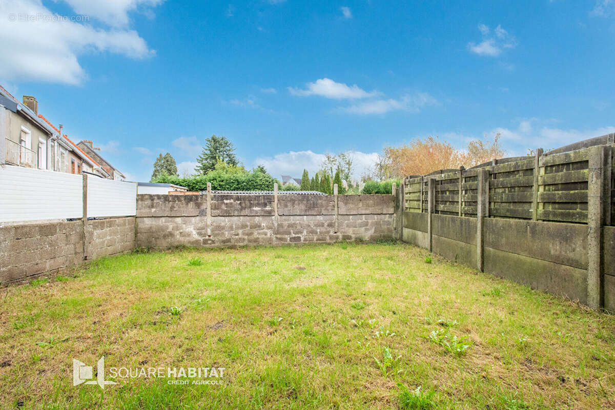 Maison à SAINT-MARTIN-BOULOGNE