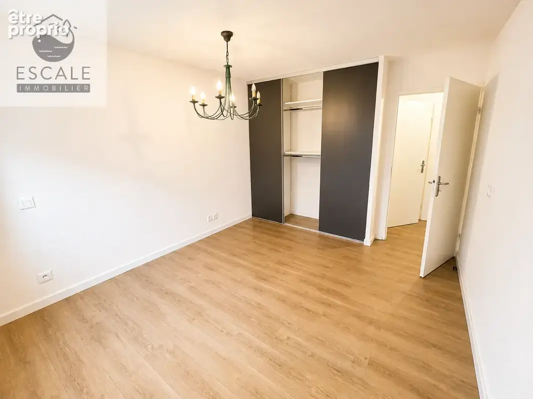 Vente grand type 2 dans residence recente quai de bosc a sete - photo 12