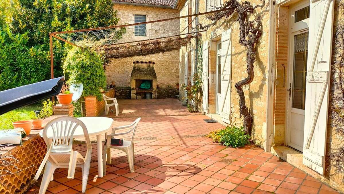 Maison à MAUVEZIN