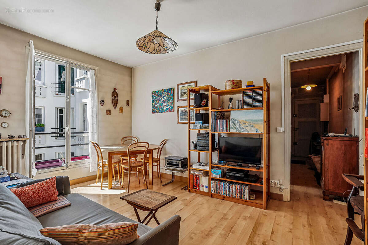 Appartement à PARIS-20E