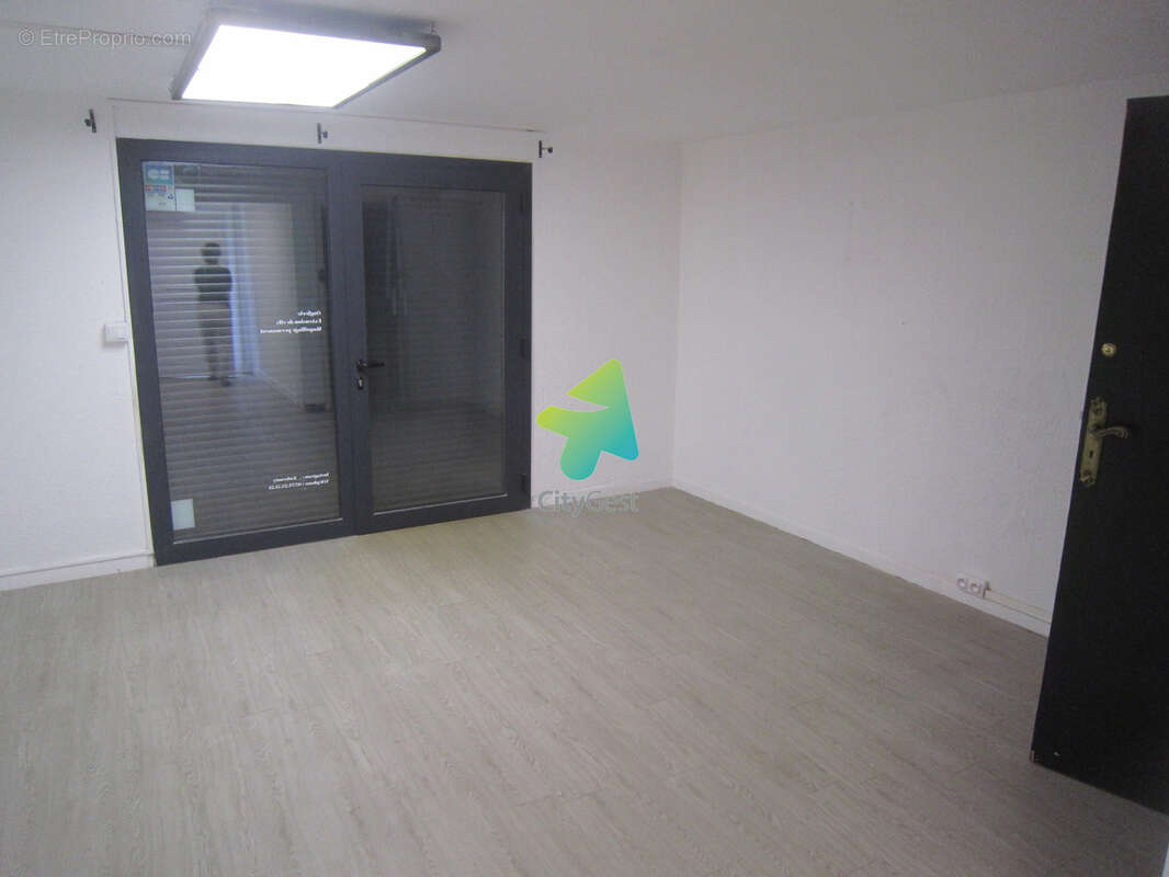 Villa polyvalente de 180 m2 avec locaux commerciaux et habitation - photo 18