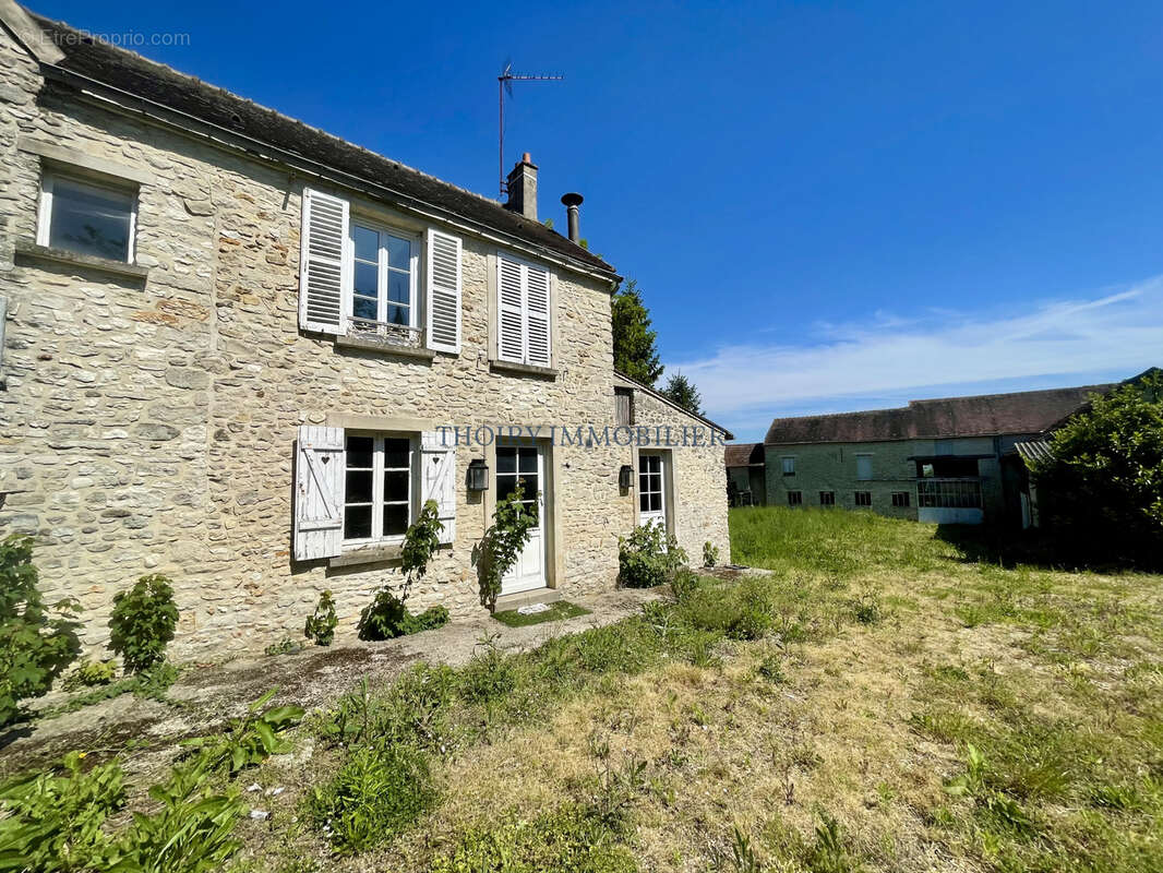 Maison à THOIRY
