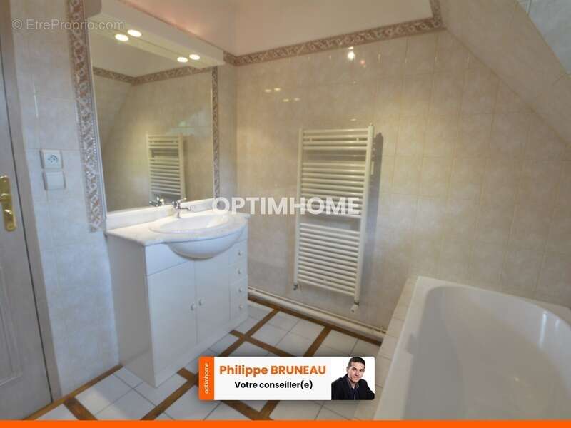 Maison à SYLVAINS-LES-MOULINS