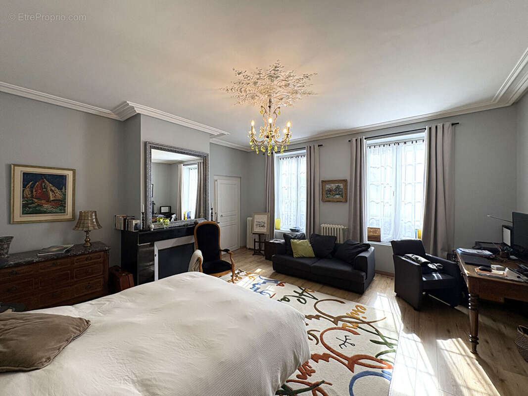 Appartement à CHARLEVILLE-MEZIERES