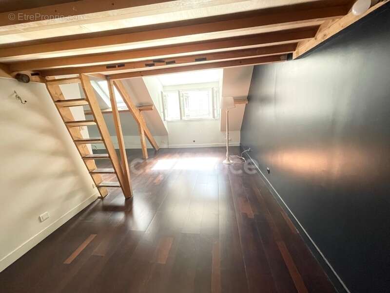 Appartement à PARIS-20E
