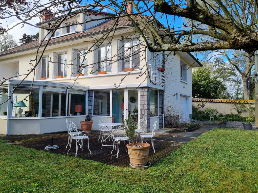 Maison à TASSIN-LA-DEMI-LUNE