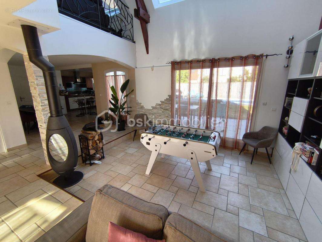 Maison de 210m2 avec piscine - photo 4