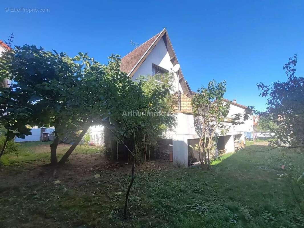 Maison à VIGNEUX-SUR-SEINE