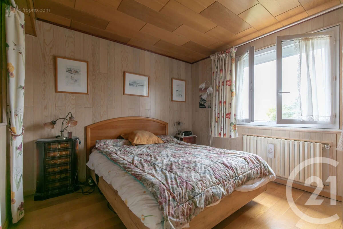 Maison à SAINT-MAUR-DES-FOSSES