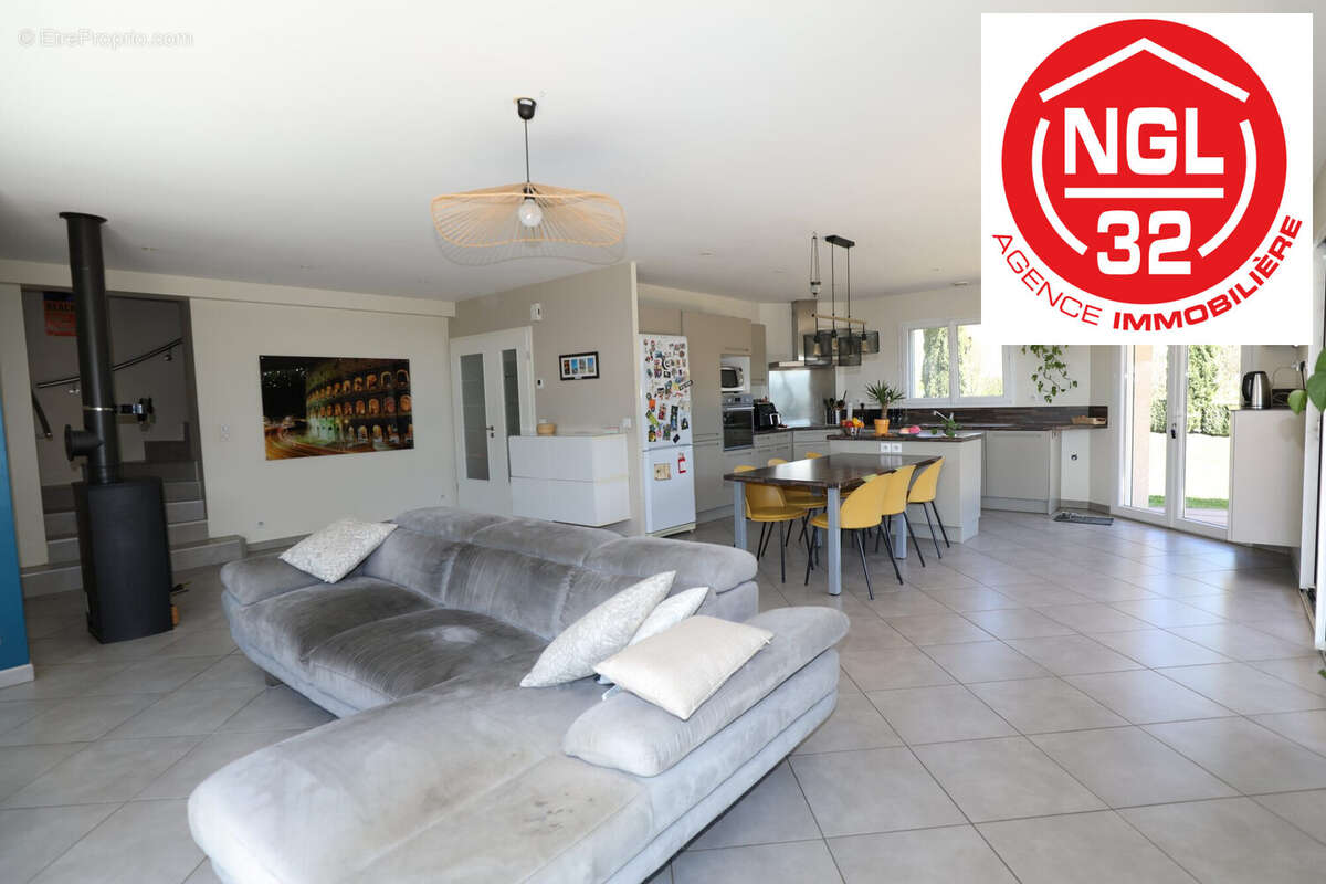 Maison 130 m² à Copponex  - photo 8