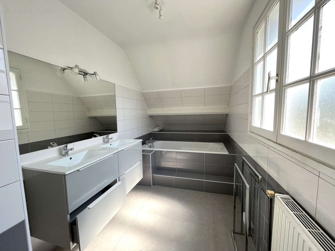 Maison à CROISSY-SUR-SEINE