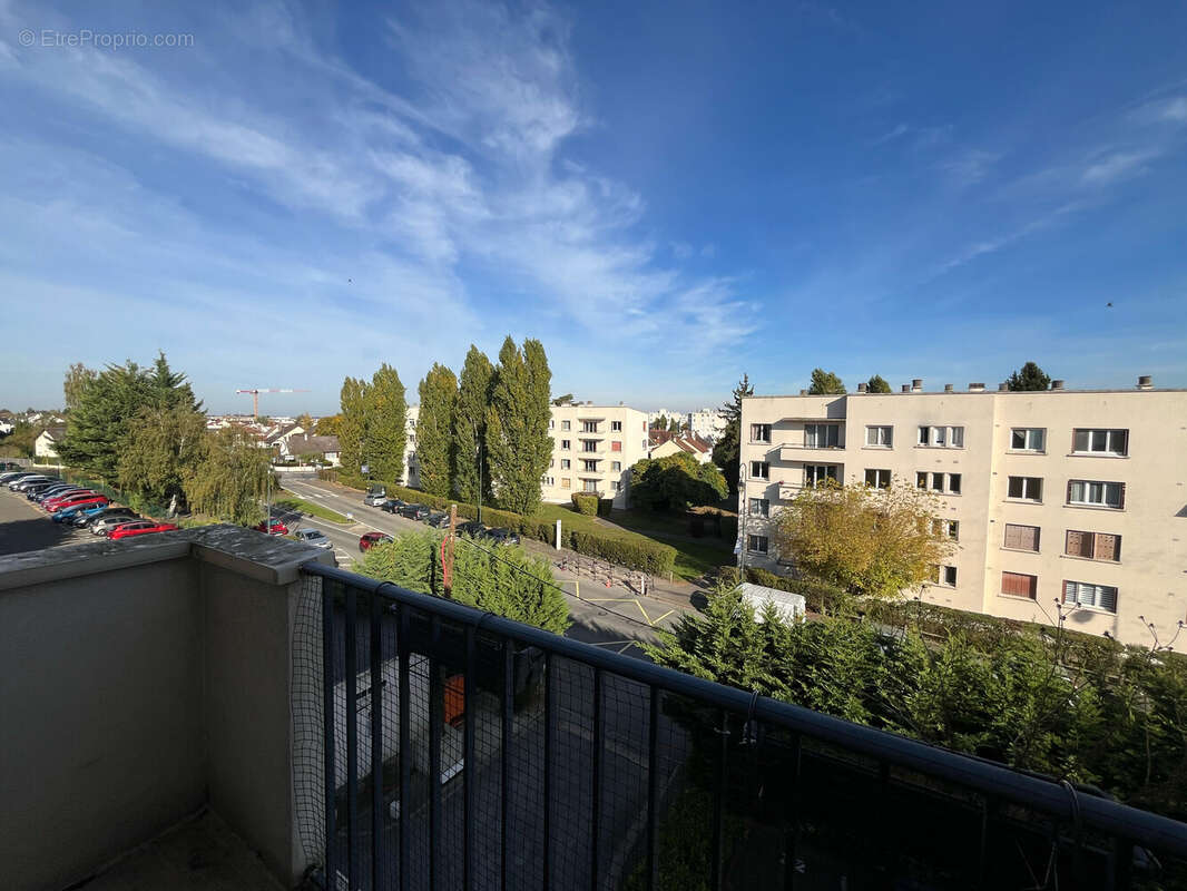 Appartement à LES CLAYES-SOUS-BOIS
