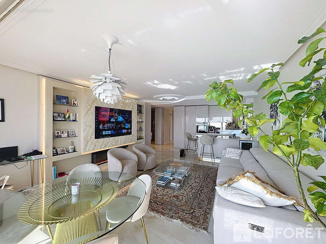 Appartement à ROQUEBRUNE-CAP-MARTIN