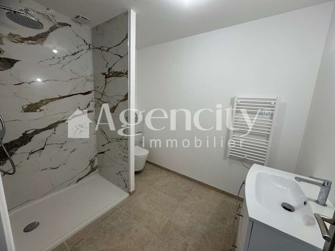 Maison à BUSSY-SAINT-GEORGES