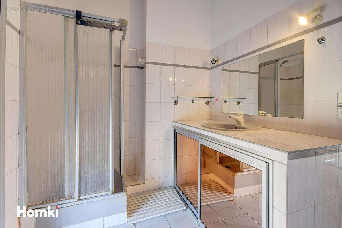 Appartement à MARSEILLE-2E