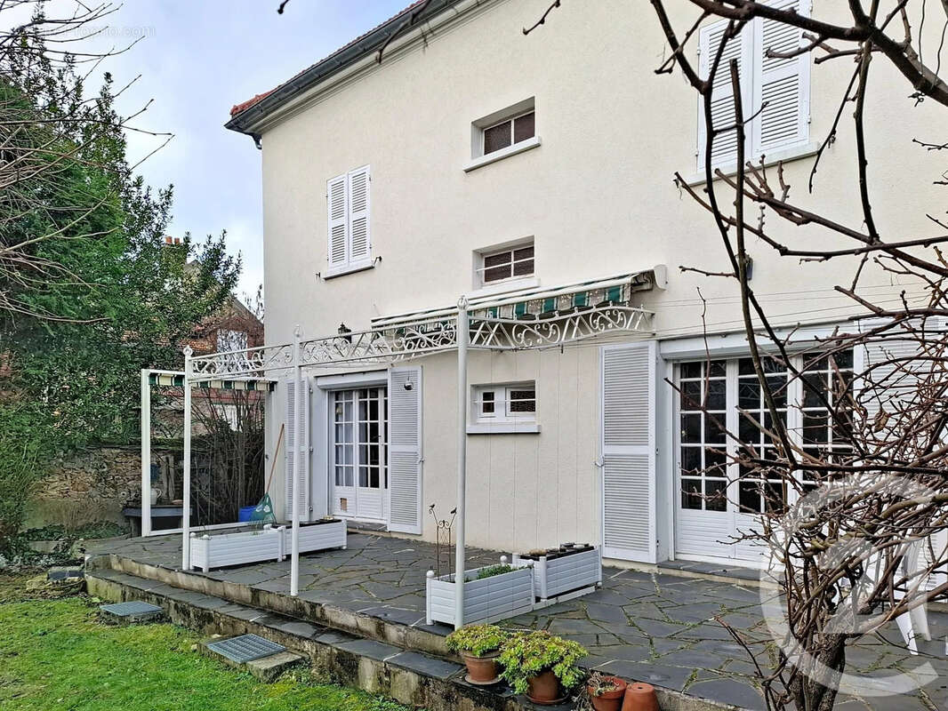 Maison à DAMMARIE-LES-LYS