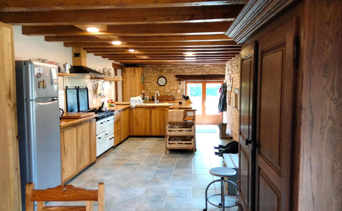 CUISINE - Maison à CELLEFROUIN