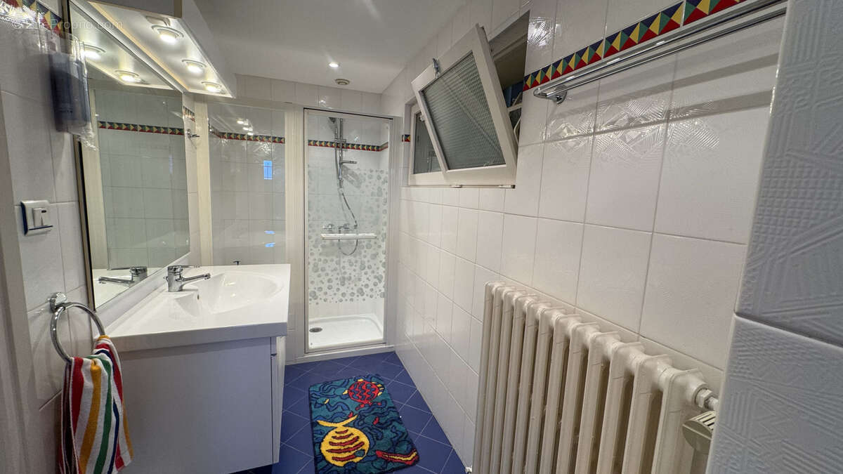 Maison à PUGNY-CHATENOD