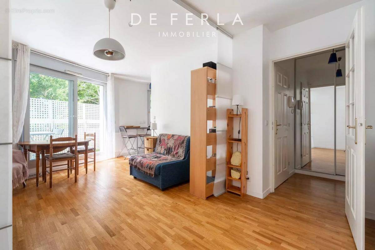 Appartement à PARIS-15E