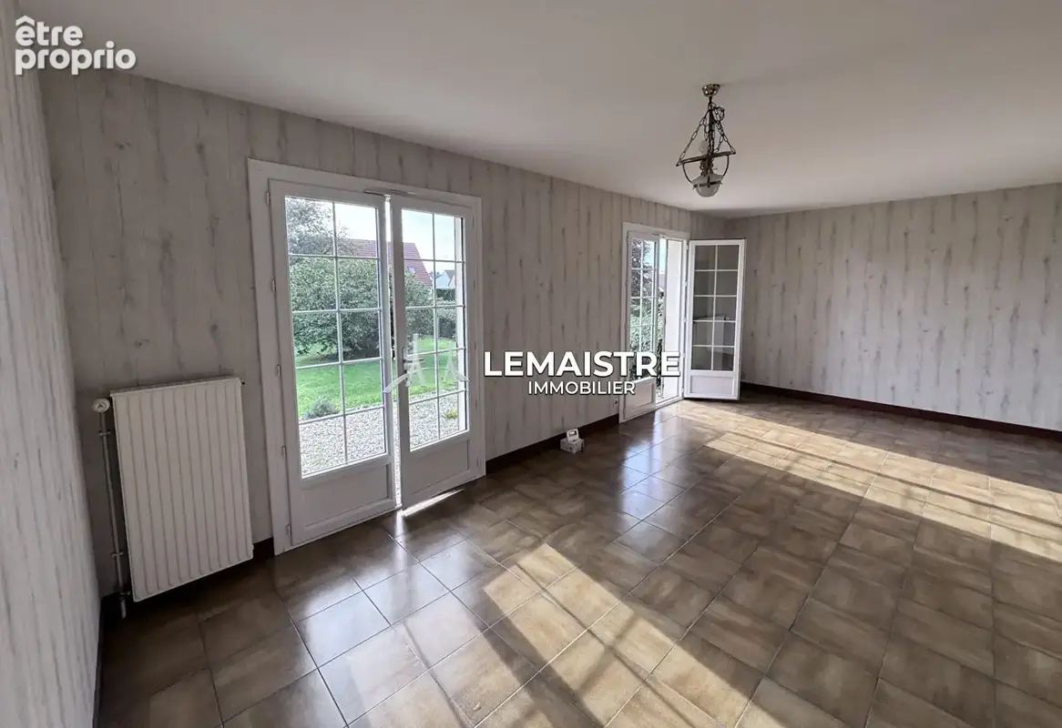 Maison à vendre - Goderville  centre- 120 m² - 5 chambres - Vie de plain-pied - Sous-sol - DPE D - photo 5
