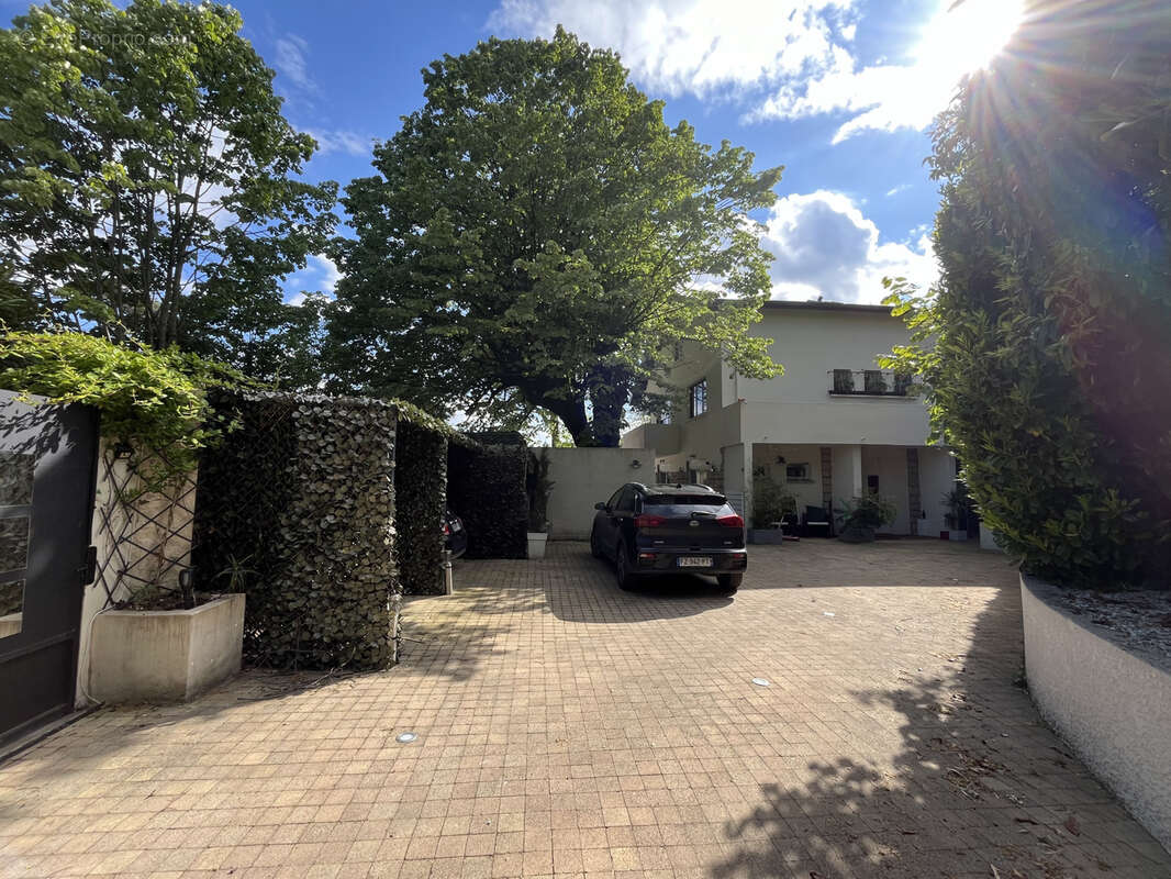 Maison à CHAMPAGNE-AU-MONT-D'OR