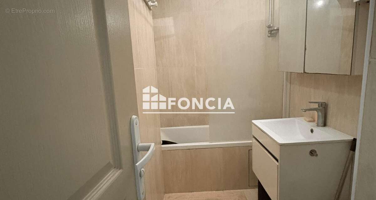 Appartement à PARIS-19E