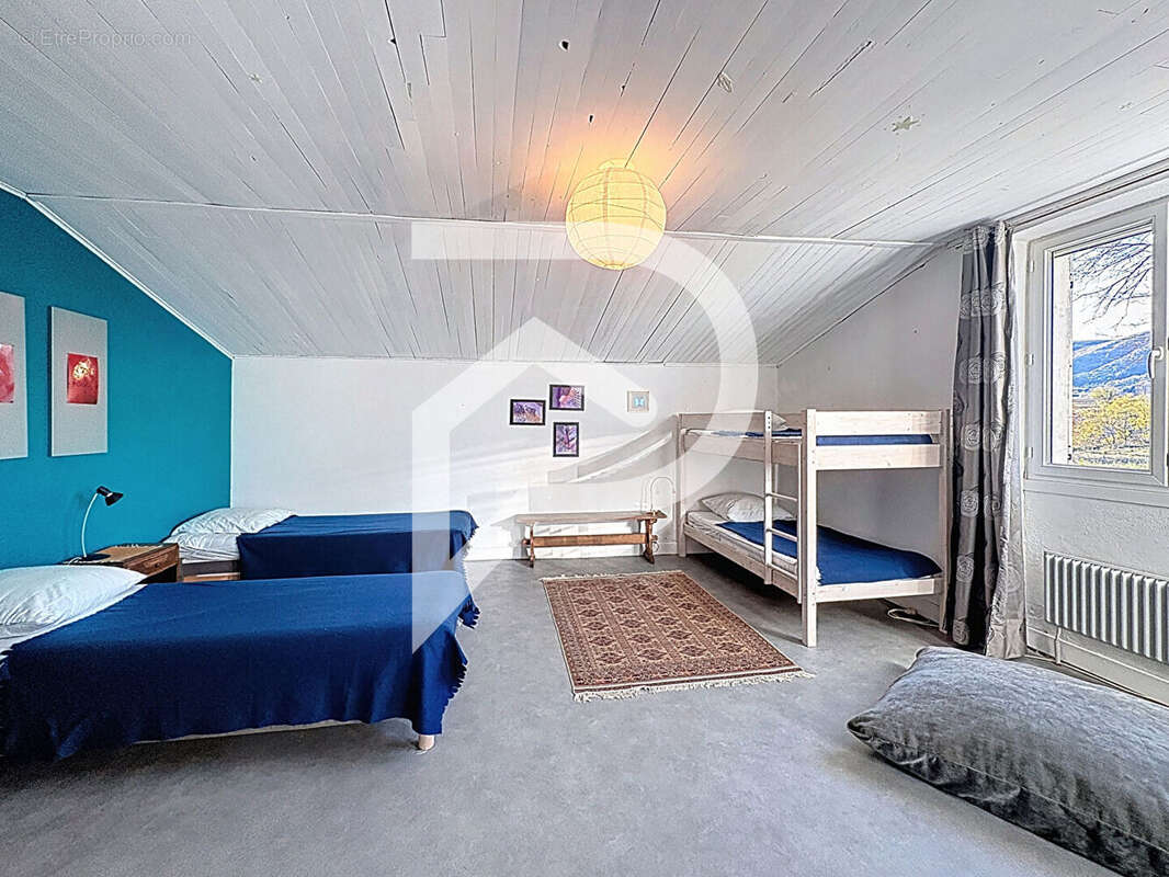 Maison à ALBA-LA-ROMAINE