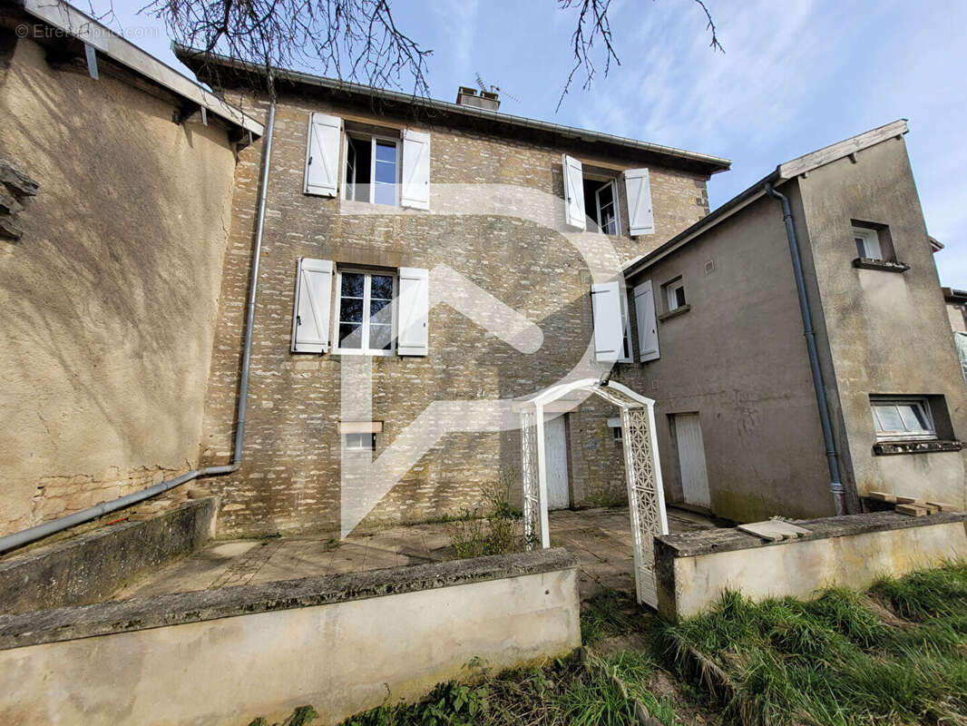 Maison à DOULAINCOURT-SAUCOURT