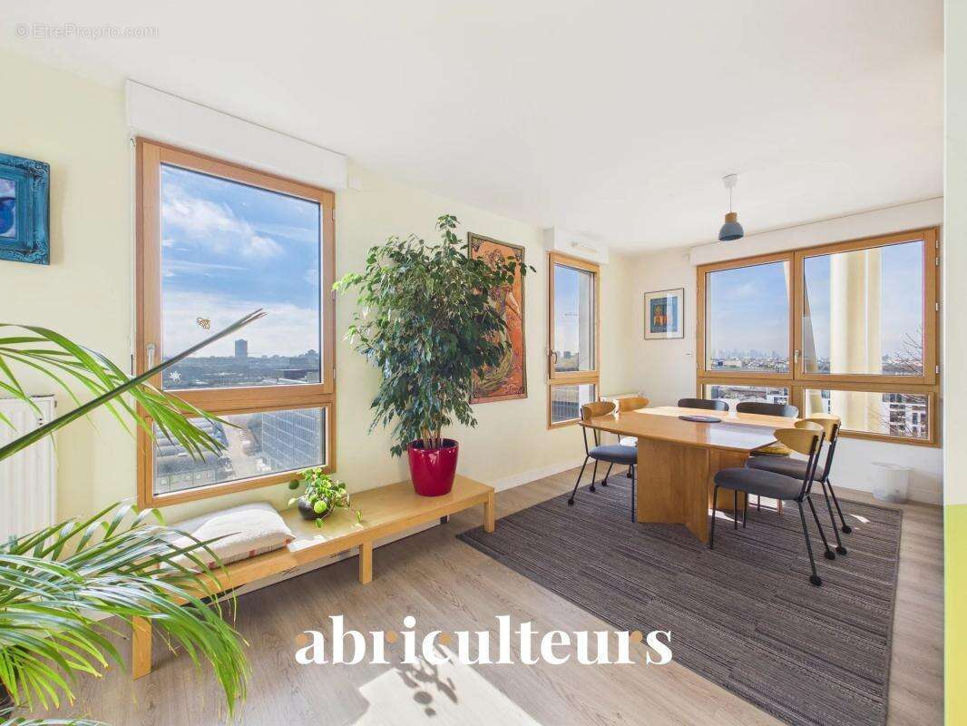 Appartement à AUBERVILLIERS