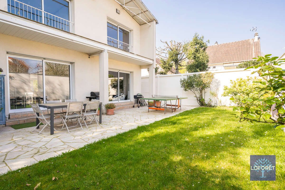 Maison à LES PAVILLONS-SOUS-BOIS