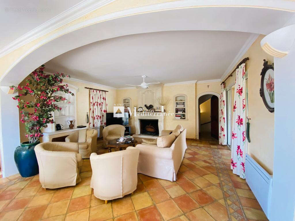 Maison à COGOLIN
