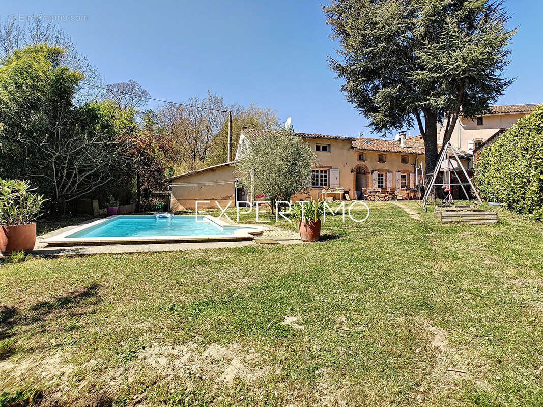 Maison à AYGUESVIVES