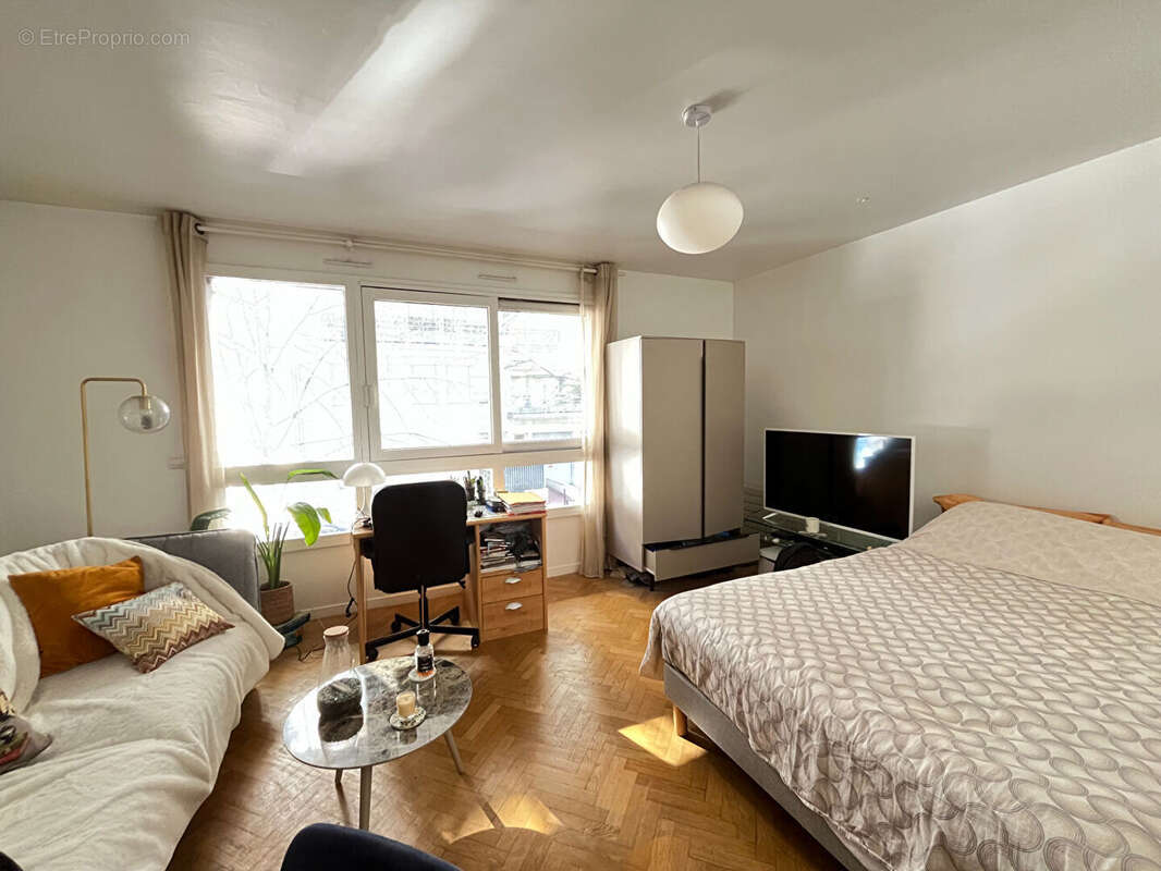 Appartement à LEVALLOIS-PERRET